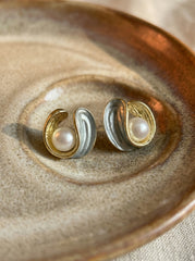 Gray Conch Pearl S925 Silver Stud Earrings