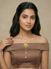 Women's Retro Gold Plated Flower Necklace with Pearl Tassel
