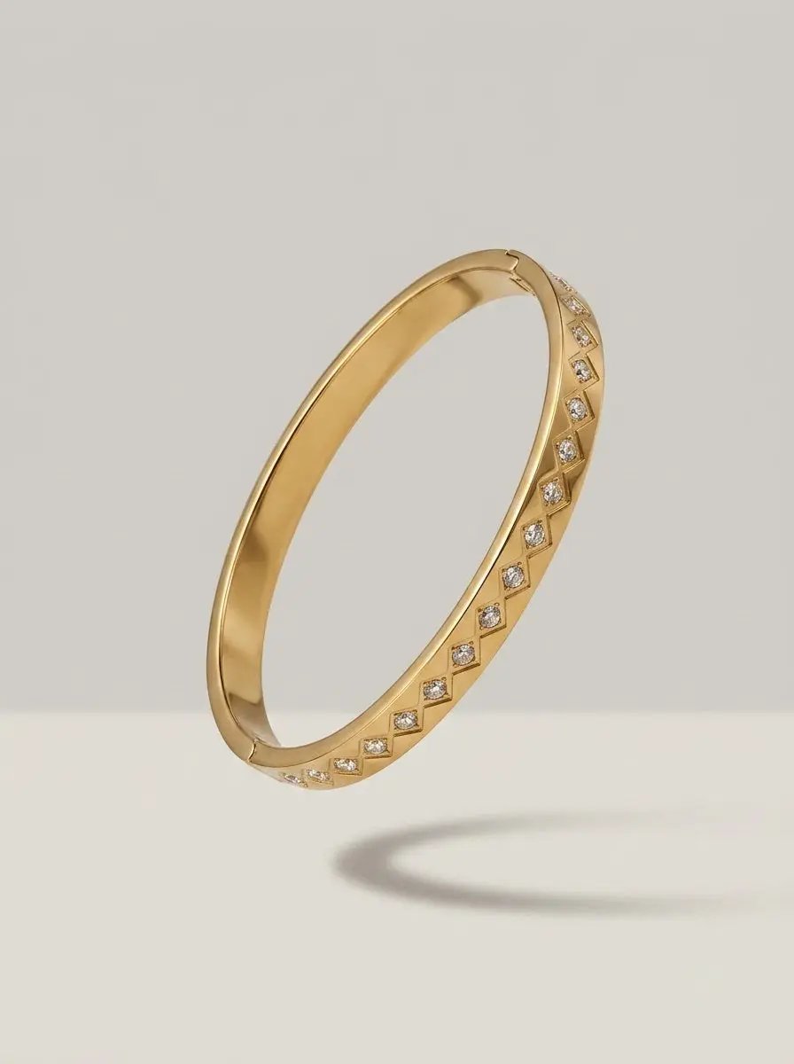 Studded-Diamond