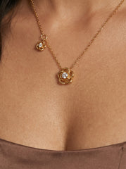 Gold Flower Pendant Necklace – Dainty Floral Charm