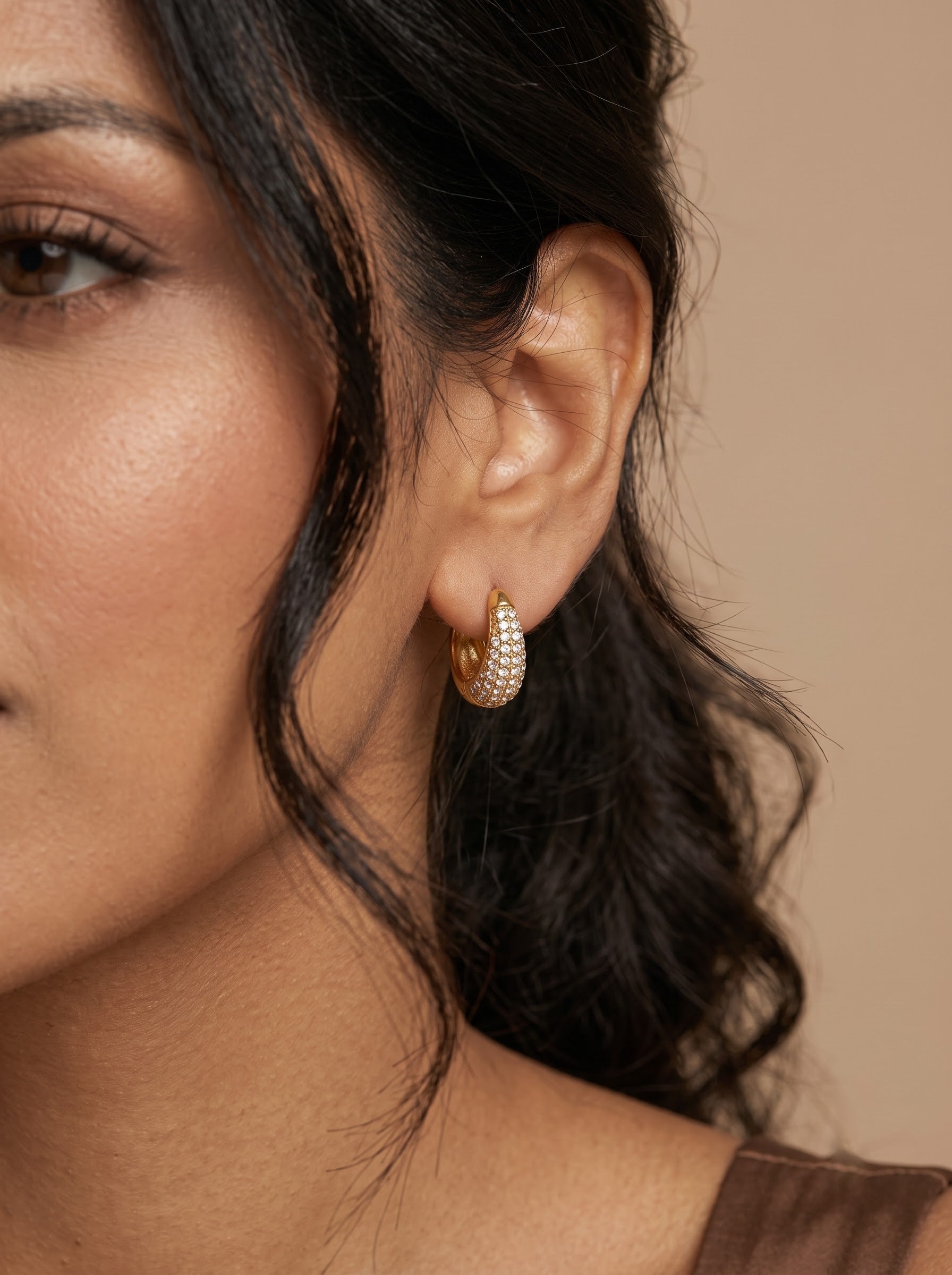 Gold Chunky Hoop Earrings – Bold 18K Huggie