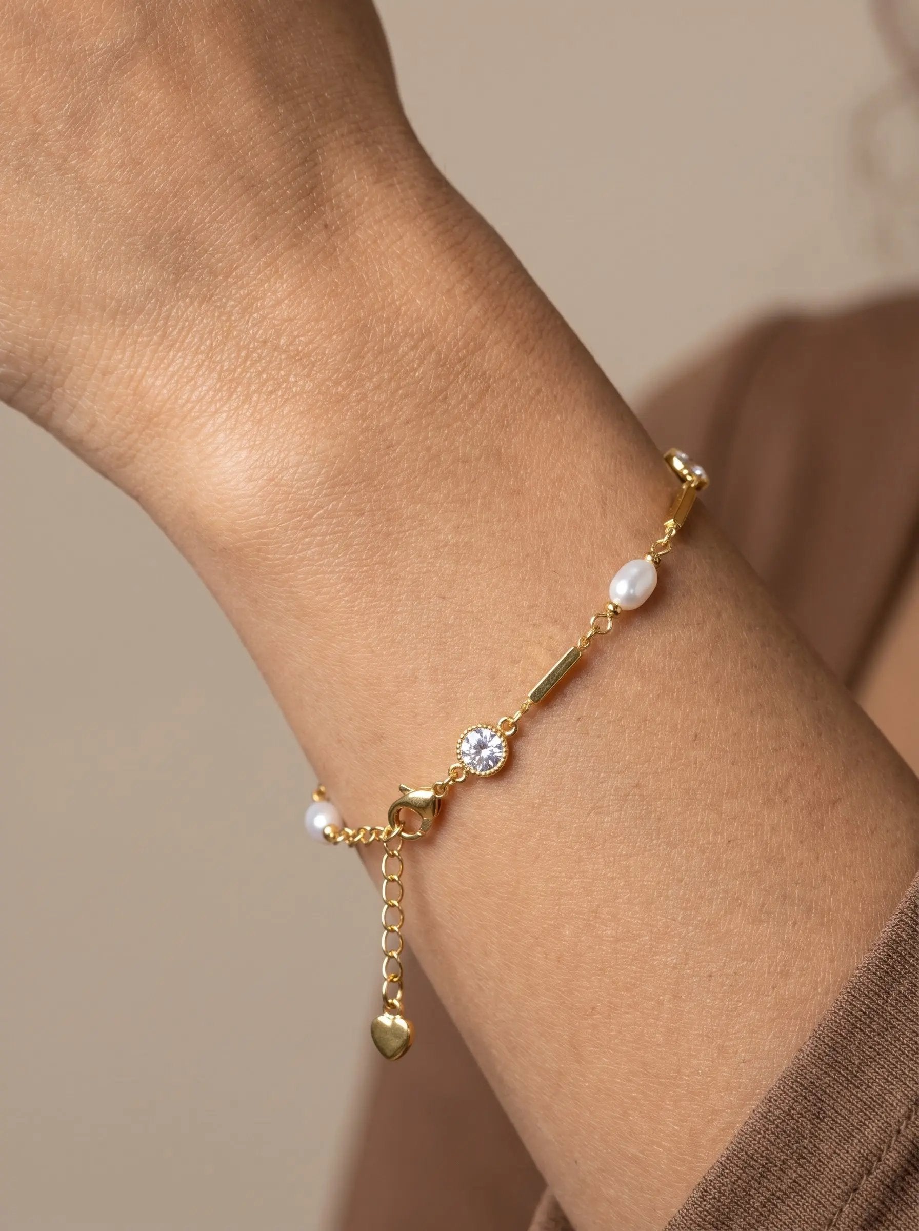 Gold Pearl Beaded Bracelet with Zircon Charm – Handmade