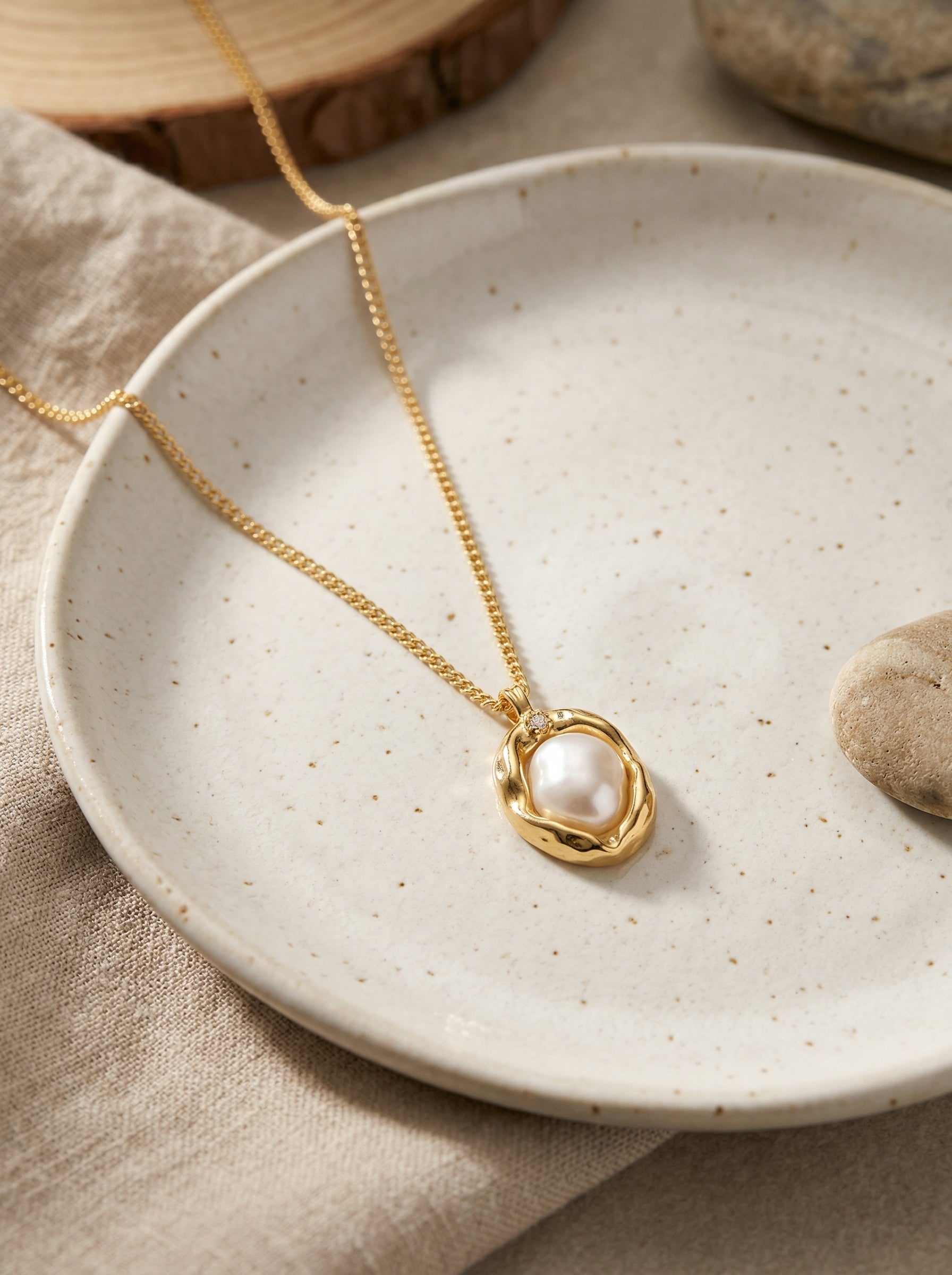 Gold-Tone Shell Stone Pendant Necklace – Everyday Confidence