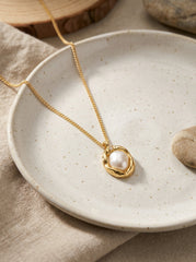 Gold-Tone Shell Stone Pendant Necklace – Everyday Confidence