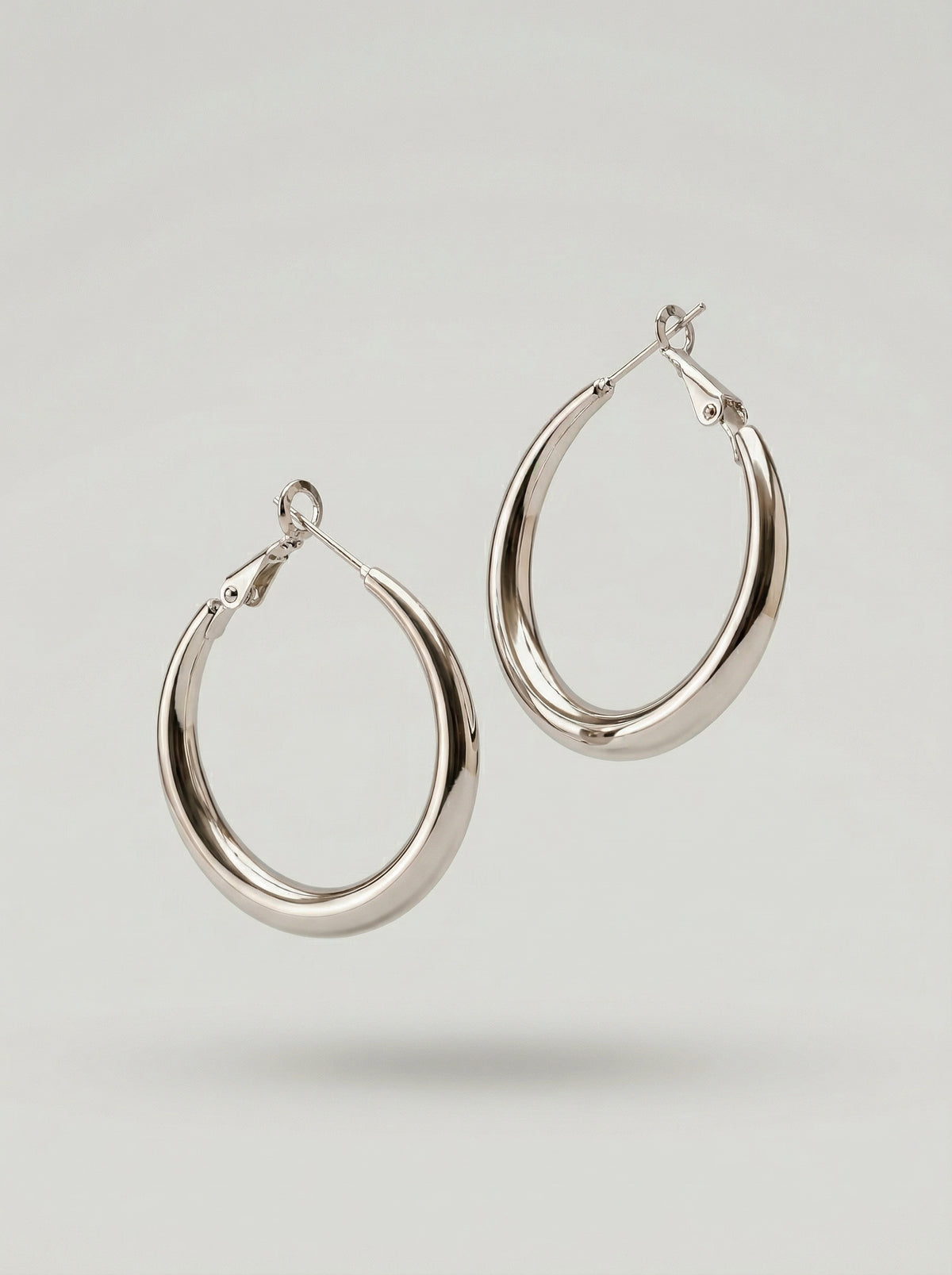 Classic Round Hoop Earrings – Stylish Minimal Jewelry for Women