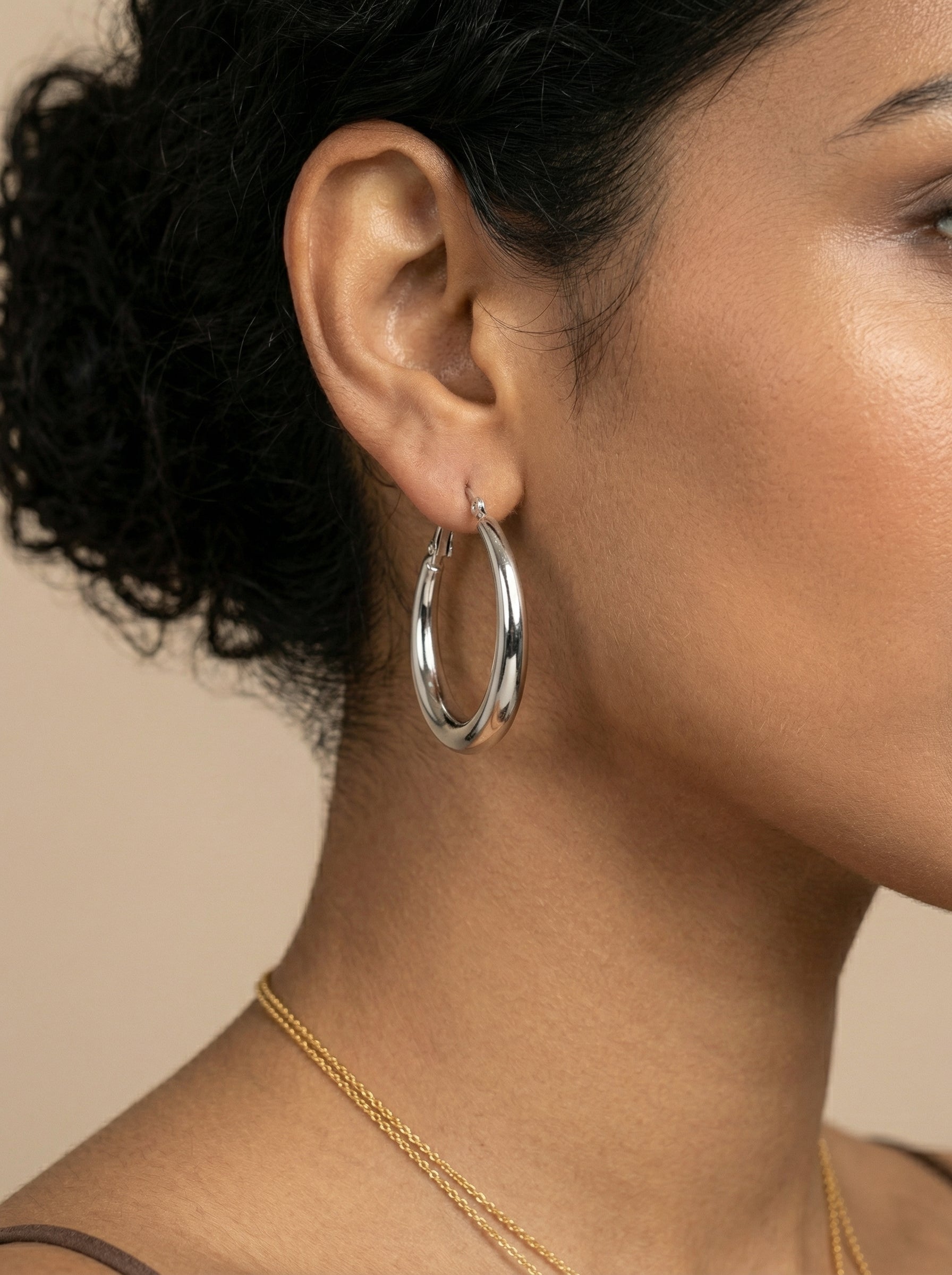 Classic Round Hoop Earrings – Stylish Minimal Jewelry for Women
