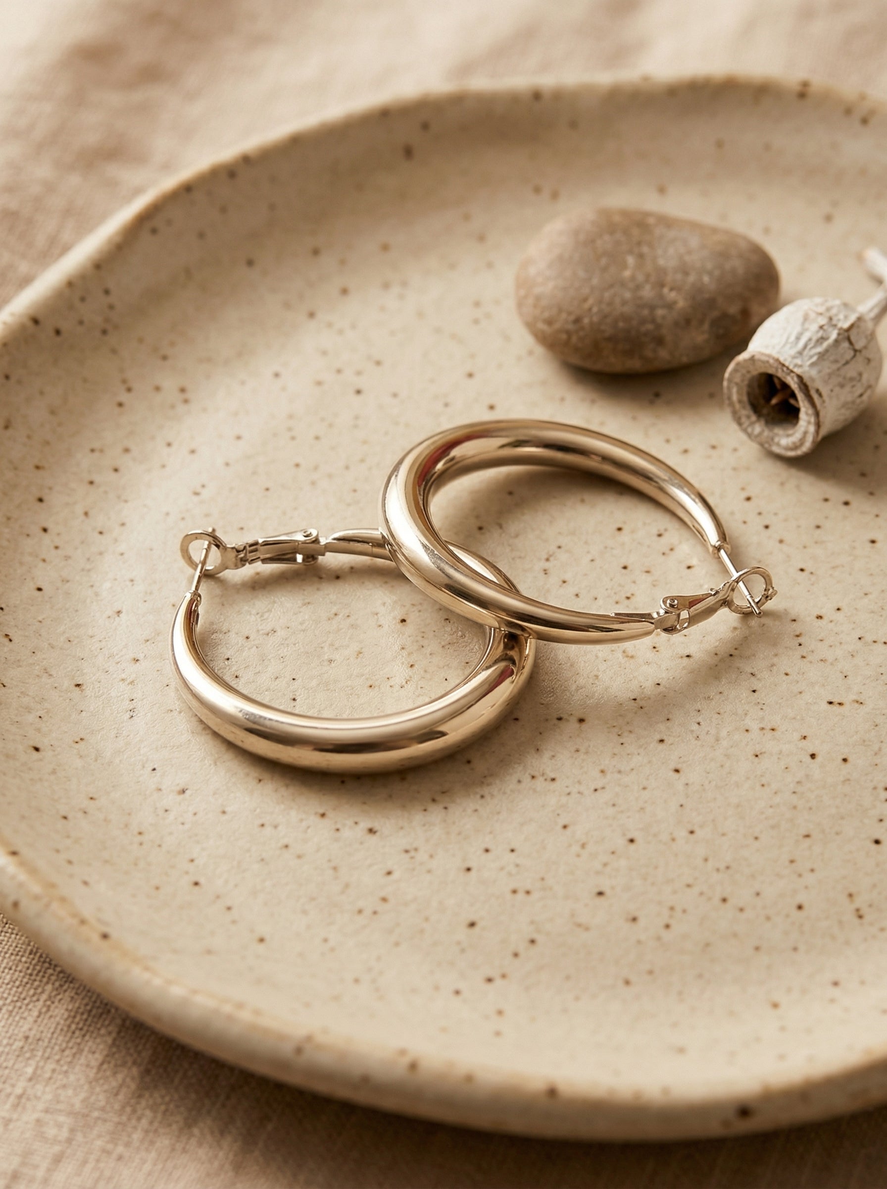 Classic Round Hoop Earrings – Stylish Minimal Jewelry for Women
