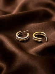 Minimal Silver Hoop Earrings – Lightweight Everyday Jewelry for Women