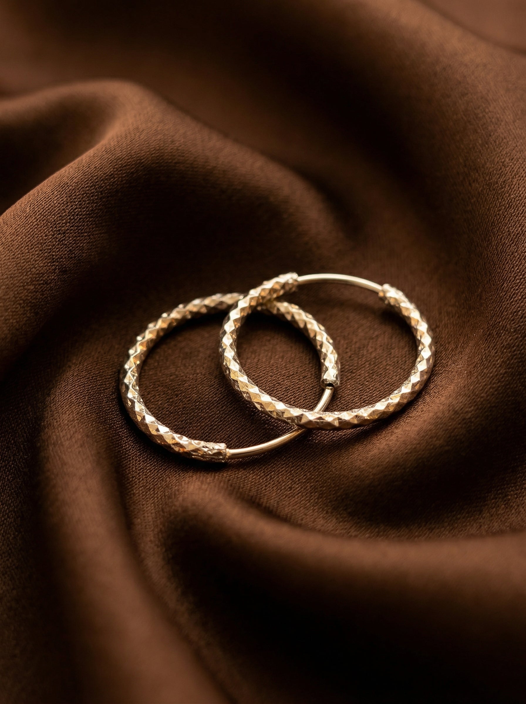 Diamond Cut Silver Hoop Earrings – Minimal Textured Everyday Jewelry for Women