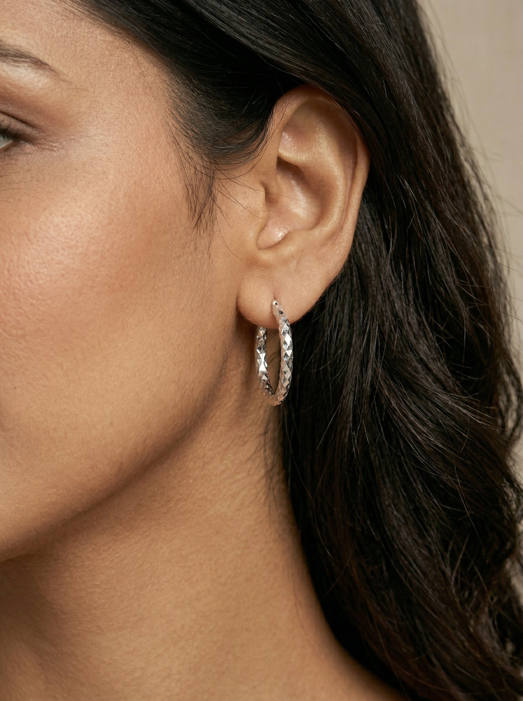 Diamond Cut Silver Hoop Earrings – Minimal Textured Everyday Jewelry for Women