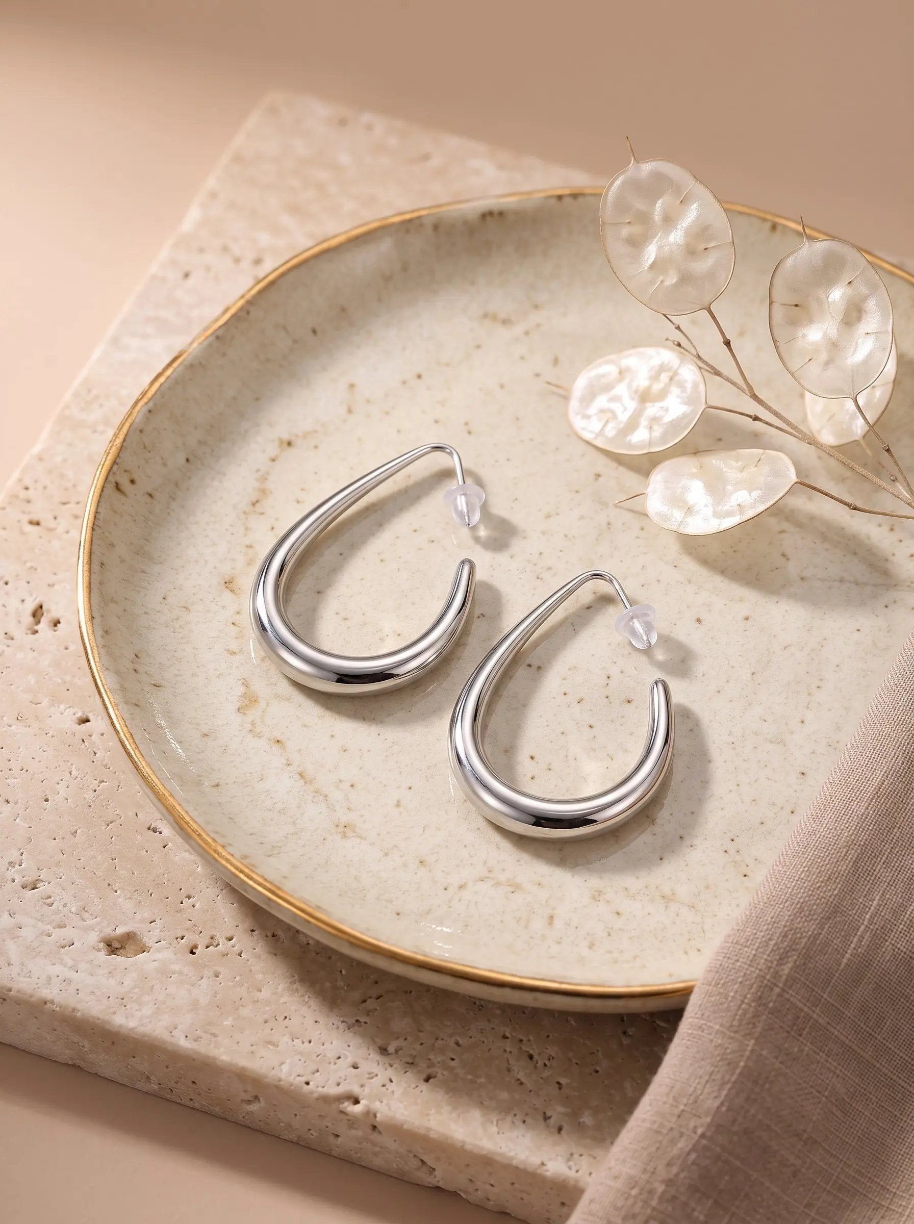 Geometric Oval Hoop Earrings – 316L Stainless Steel PVD