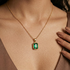 Lvzuan Gold-Plated Stainless Steel Necklace with Green Stone