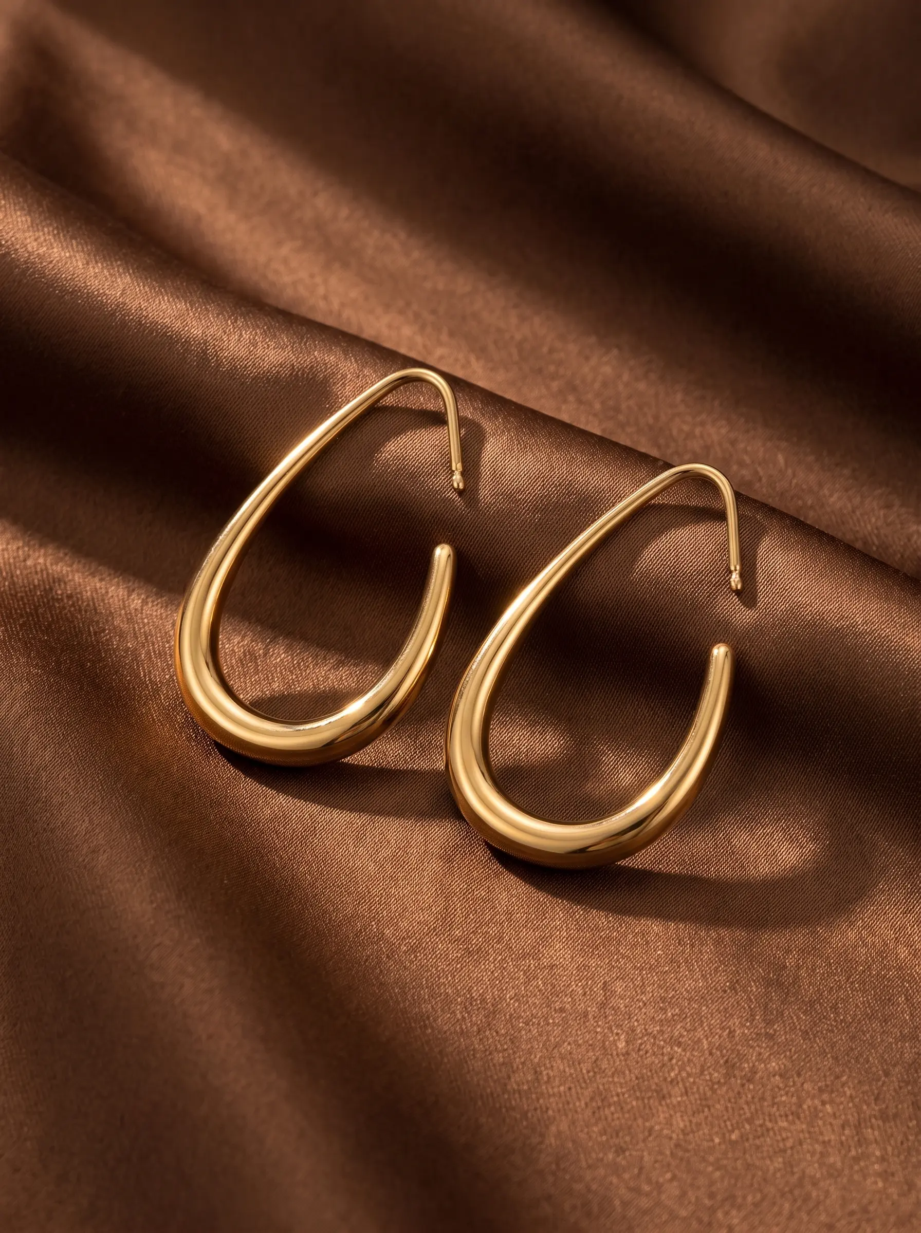 Geometric Oval Hoop Earrings – 316L Stainless Steel PVD